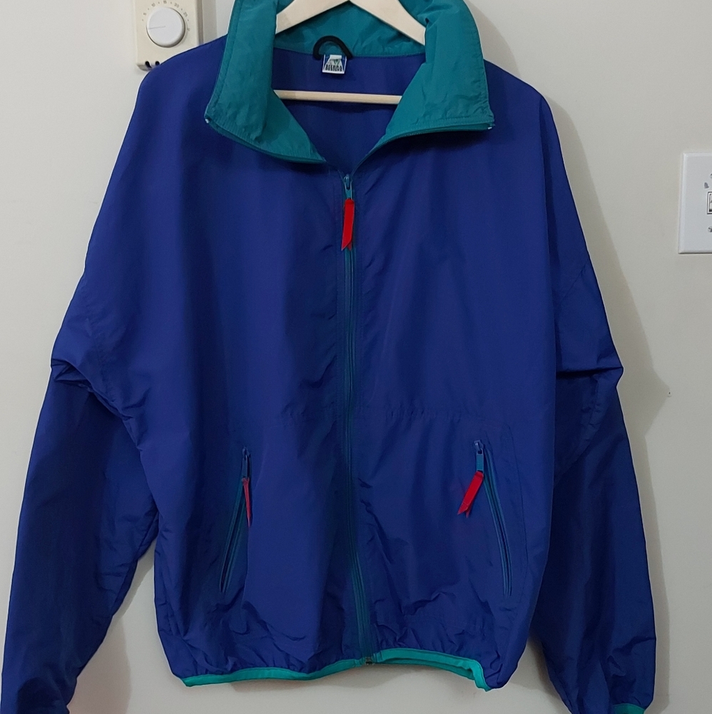 Vintage windbreaker light jacket